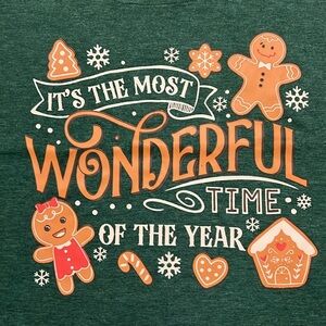 NWT - Super Soft and Cozy Adorable Holiday Themed T-shirt.  Size XXL.